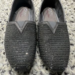 Women’s BOB’S Pewter Loafer. US 7.5 EUR 37.5